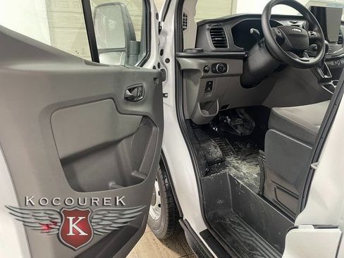 New 2026 Ford Transit 250 148 Medium Roof w/ Load Area Protection Package RWD image 9