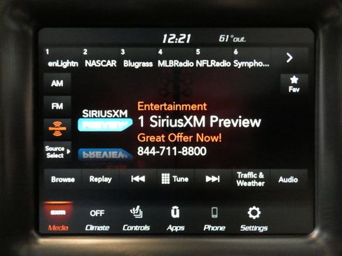 Used 2023 Dodge Challenger SXT w/ Plus Package image 5