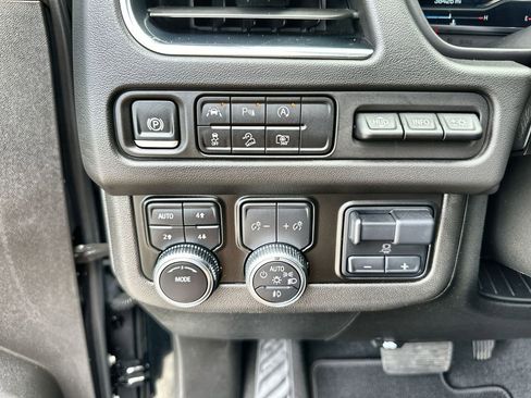 Certified 2024 GMC Yukon AT4 w/ Technology Package AWD/4WD image 18