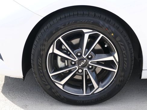 Used 2022 Kia Forte LXS image 10