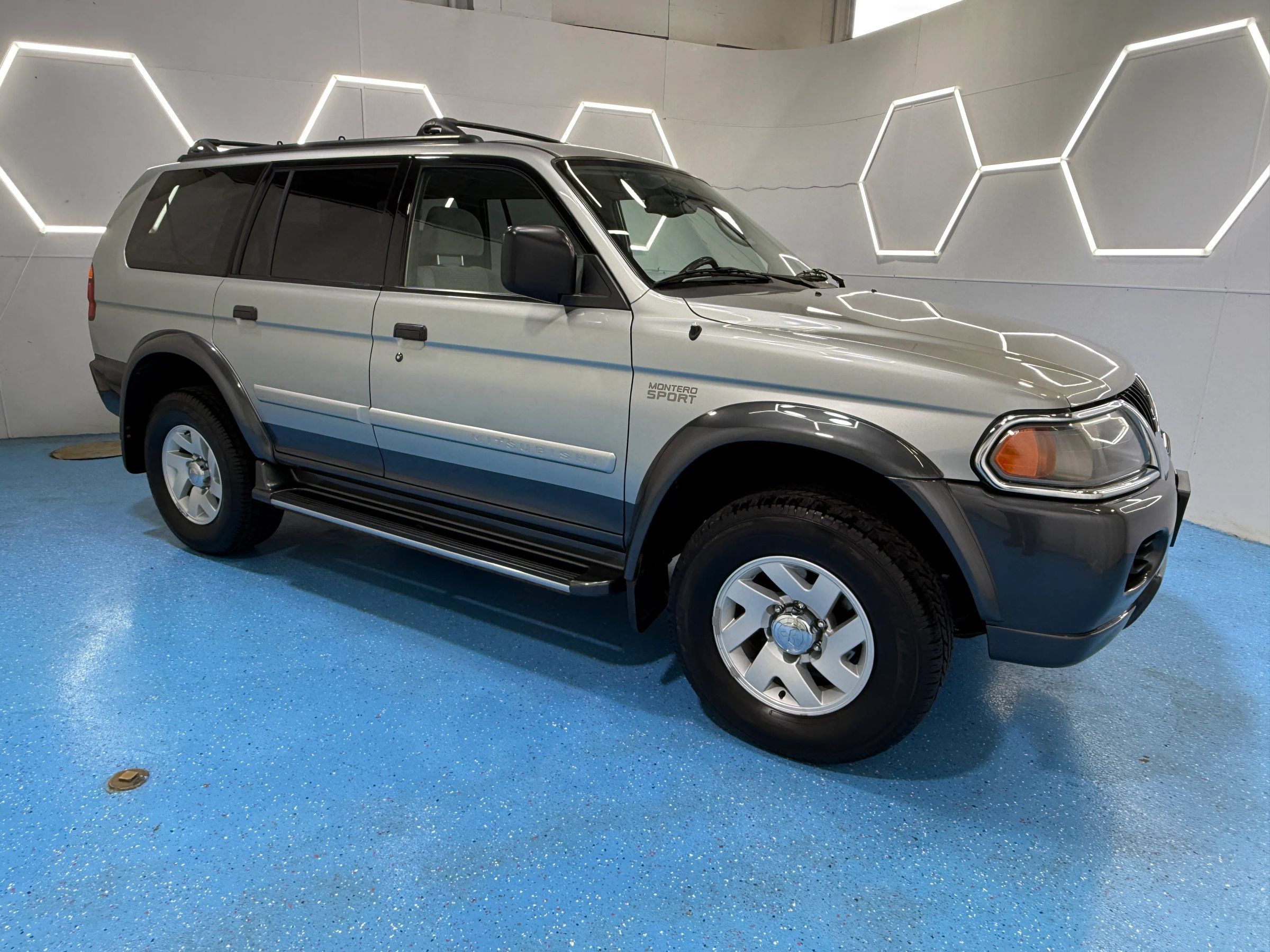 Used 2000 Mitsubishi Montero Sport XLS AWD/4WD image 19