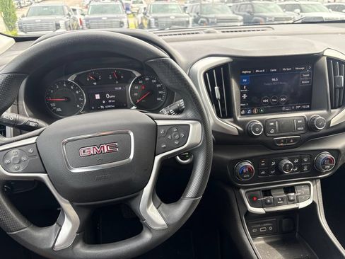 Used 2022 GMC Terrain SLE w/ Driver Convenience Package FWD image 6