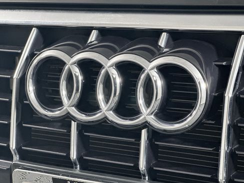 Used 2023 Audi Q3 2.0T Premium w/ Convenience Package AWD/4WD image 15