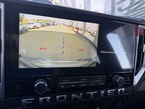 Certified 2025 Nissan Frontier SV image 20