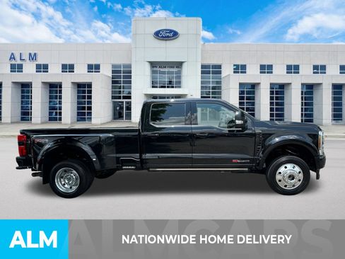 Certified 2025 Ford F450 Platinum w/ FX4 Off-Road Package AWD/4WD image 4