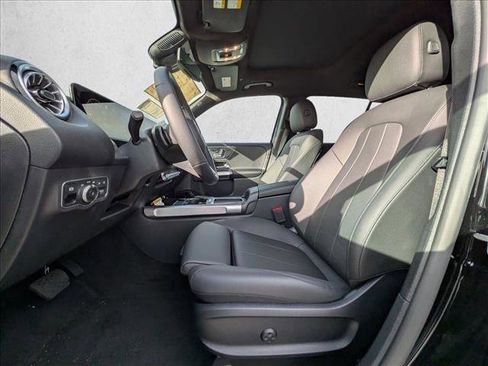 Used 2024 Mercedes-Benz GLB 250 image 14