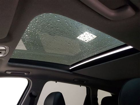 Used 2019 Hyundai Santa Fe Limited image 3