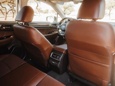 Used 2018 Subaru Outback 3.6R Touring image 38