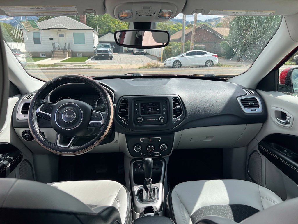 Used 2018 Jeep Compass Latitude w/ Cold Weather Group FWD image 6