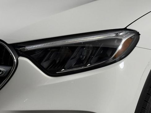 Used 2025 Mercedes-Benz GLC 300 image 11
