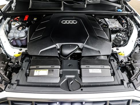 Used 2023 Audi Q7 3.0T Prestige image 12