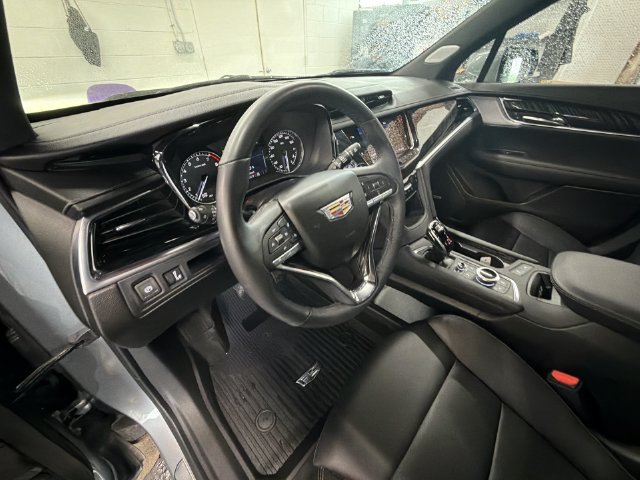 Used 2025 Cadillac XT6 Premium Luxury w/ LPO, Floor Liner Package AWD/4WD image 10