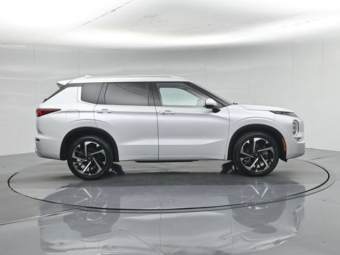 Used 2024 Mitsubishi Outlander SEL FWD image 23