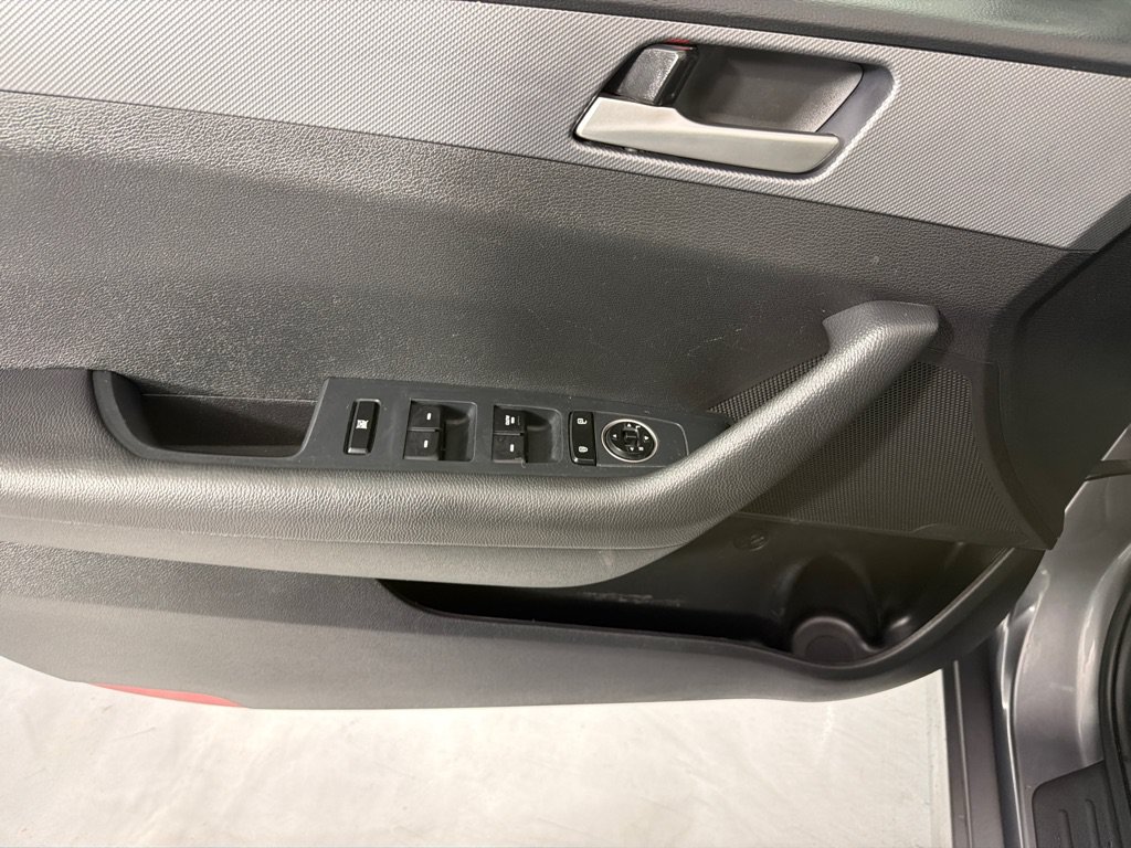 Used 2018 Hyundai Sonata SE FWD image 10