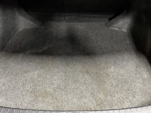 Used 2019 Toyota Corolla L image 19