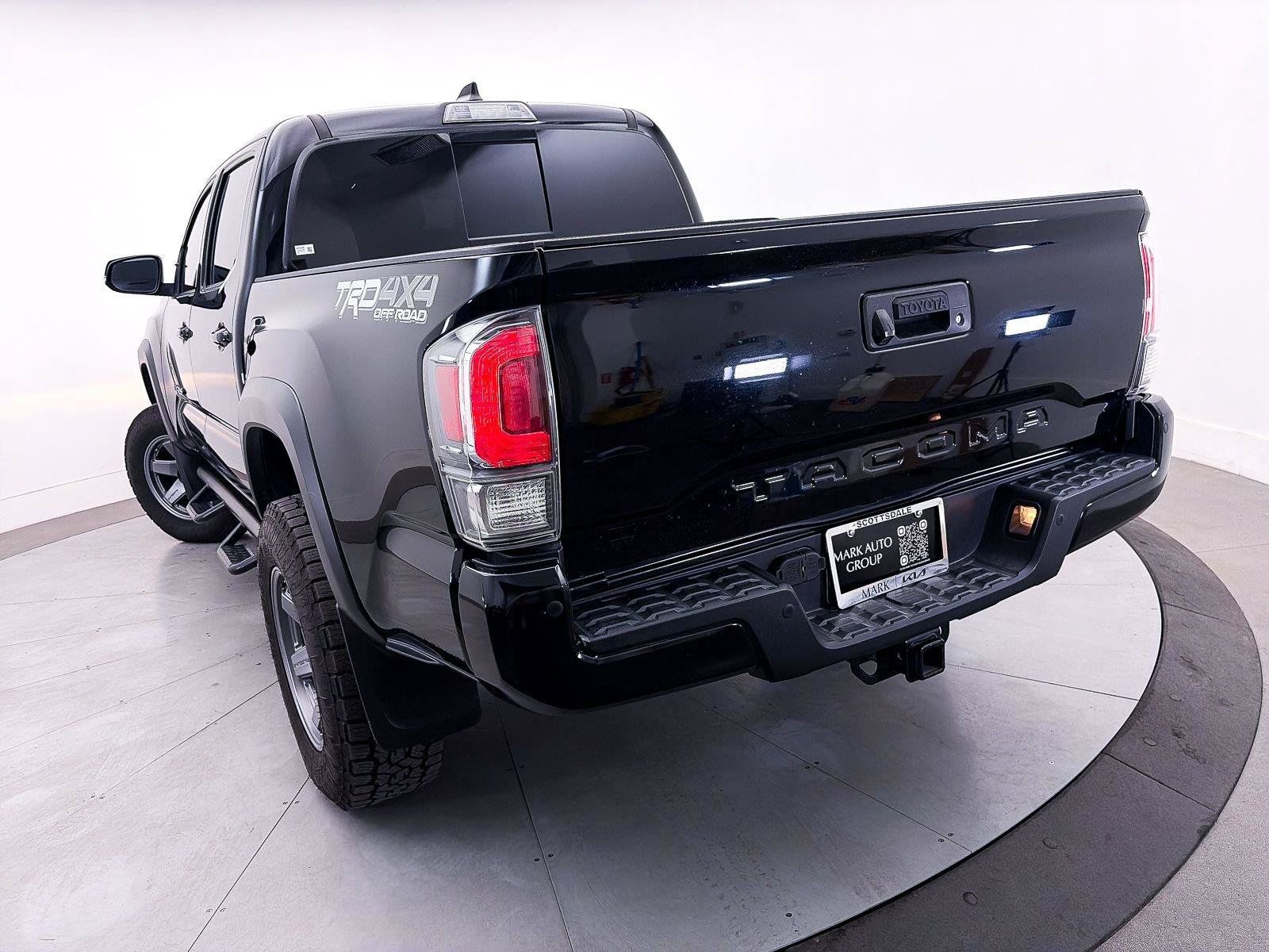 Used 2020 Toyota Tacoma TRD Off-Road w/ Technology Package AWD/4WD image 11