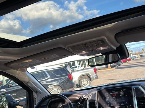 Used 2020 Nissan Titan SL w/ Moonroof Package image 23