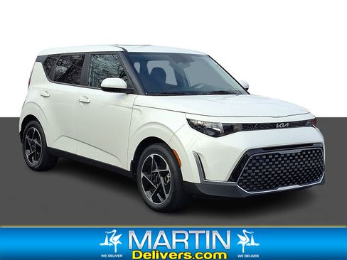 Certified 2023 Kia Soul EX image 1