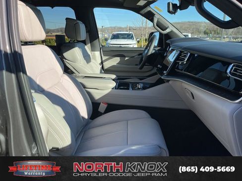 New 2026 Jeep Grand Wagoneer Summit w/ Rear Seat Video Group I AWD/4WD image 30