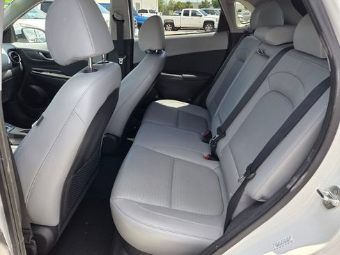 Used 2021 Hyundai Kona Ultimate FWD image 6