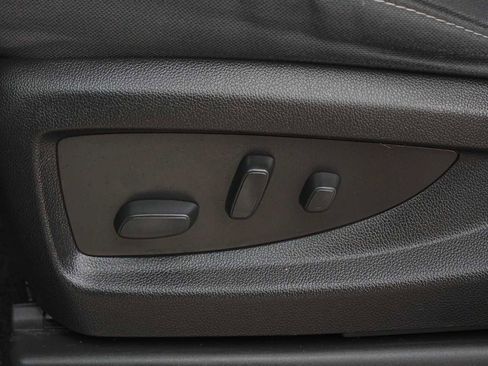 Used 2018 GMC Yukon SLE w/ Convenience Package image 12