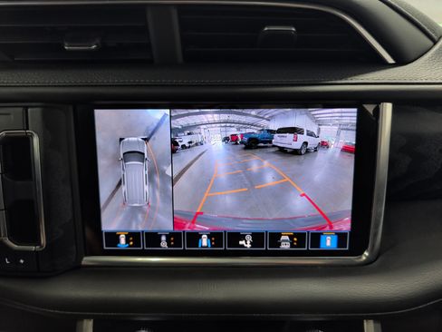 Used 2021 GMC Yukon Denali w/ Denali Premium Package AWD/4WD image 17