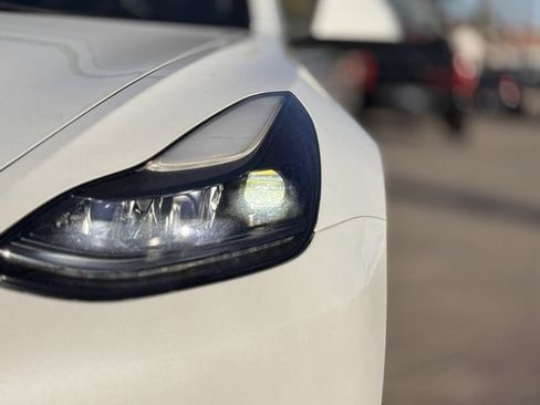 Used 2023 Tesla Model 3 Standard Range image 8