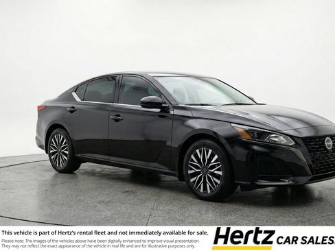 Used 2025 Nissan Altima 2.5 SV FWD image 1