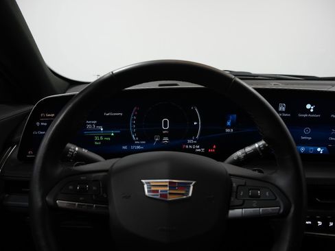 Used 2025 Cadillac XT4 Premium Luxury image 32