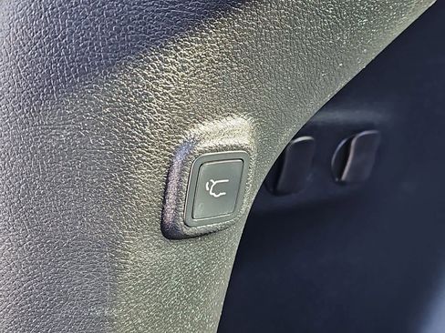 Used 2020 Jeep Cherokee Limited w/ Trailer Tow Group image 45