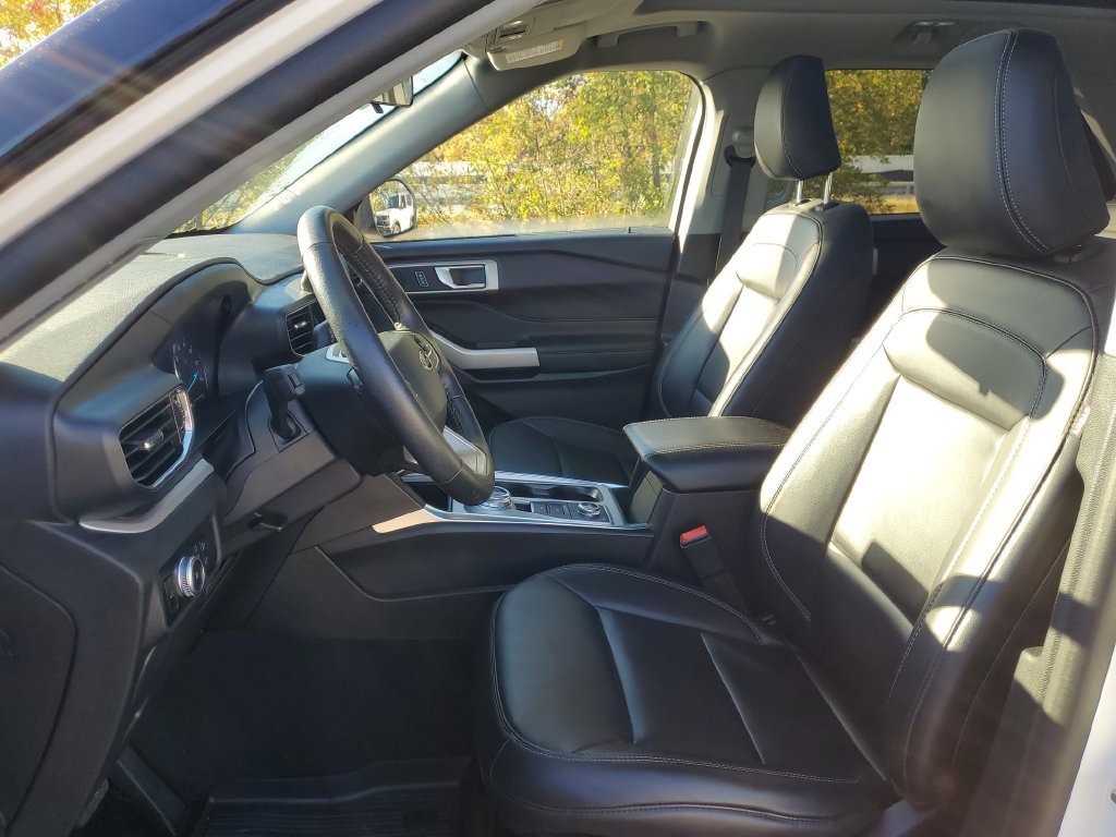 Used 2023 Ford Explorer XLT w/ Equipment Group 202A AWD/4WD image 12