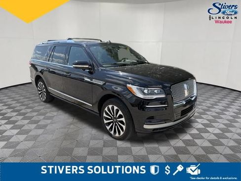 Used 2023 Lincoln Navigator L Reserve AWD/4WD image 3