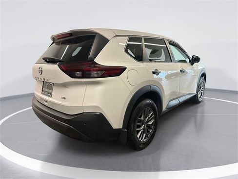 Used 2021 Nissan Rogue S image 4