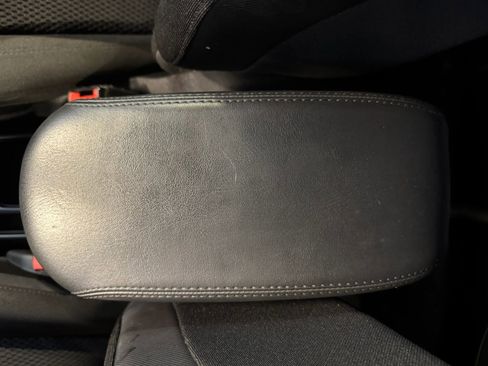 Used 2018 Jeep Renegade Altitude AWD/4WD image 19