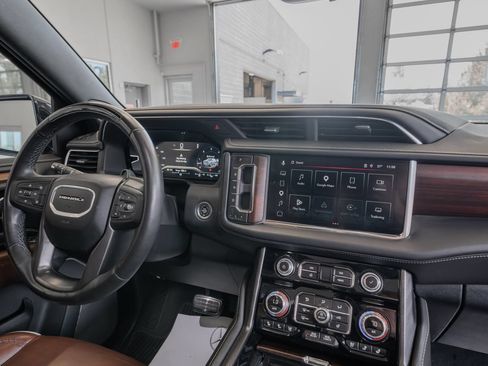 Used 2024 GMC Yukon XL Denali Ultimate AWD/4WD image 19