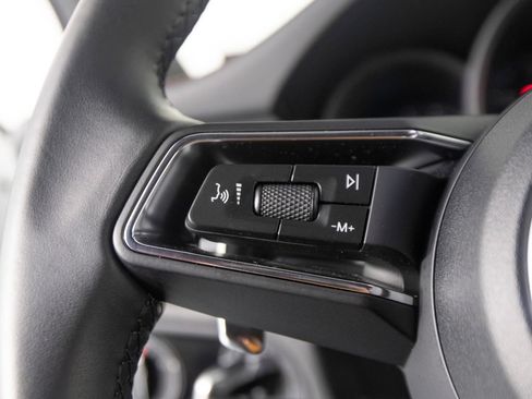 Certified 2026 Porsche Macan AWD/4WD image 28