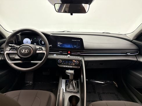 Used 2024 Hyundai Elantra SEL FWD image 14