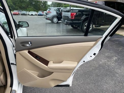 Used 2012 Nissan Altima 2.5 SL w/ 2.5SL Pkg FWD image 17