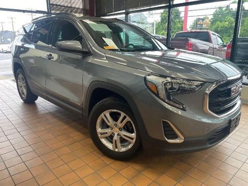 Used 2018 GMC Terrain SLE w/ Driver Convenience Package AWD/4WD image 1