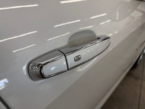 Used 2018 Chevrolet Malibu Premier w/ Premier Sun and Wheel Package FWD image 25