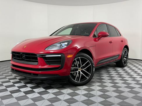 Certified 2023 Porsche Macan AWD/4WD image 1