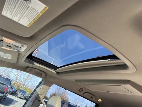 Used 2012 Toyota Sienna image 16