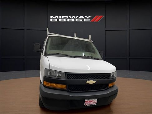 Used 2021 Chevrolet Express 3500 w/ Driver Convenience Package image 5
