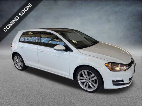 Used 2017 Volkswagen Golf 4-Door FWD image 4