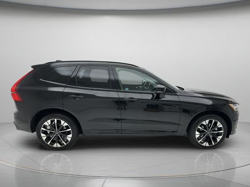 Used 2026 Volvo XC60 B5 Plus AWD/4WD image 6