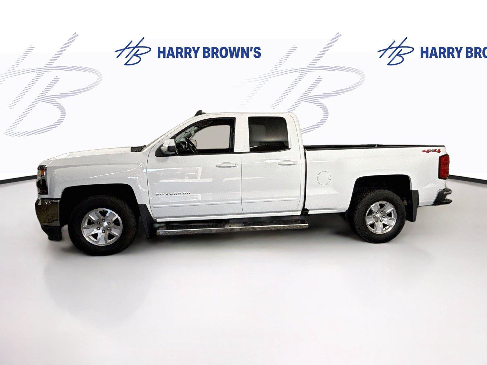 Used 2018 Chevrolet Silverado 1500 LT w/ All Star Edition AWD/4WD image 5