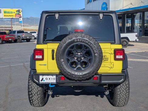 Used 2023 Jeep Wrangler Unlimited w/ Convenience Group AWD/4WD image 6