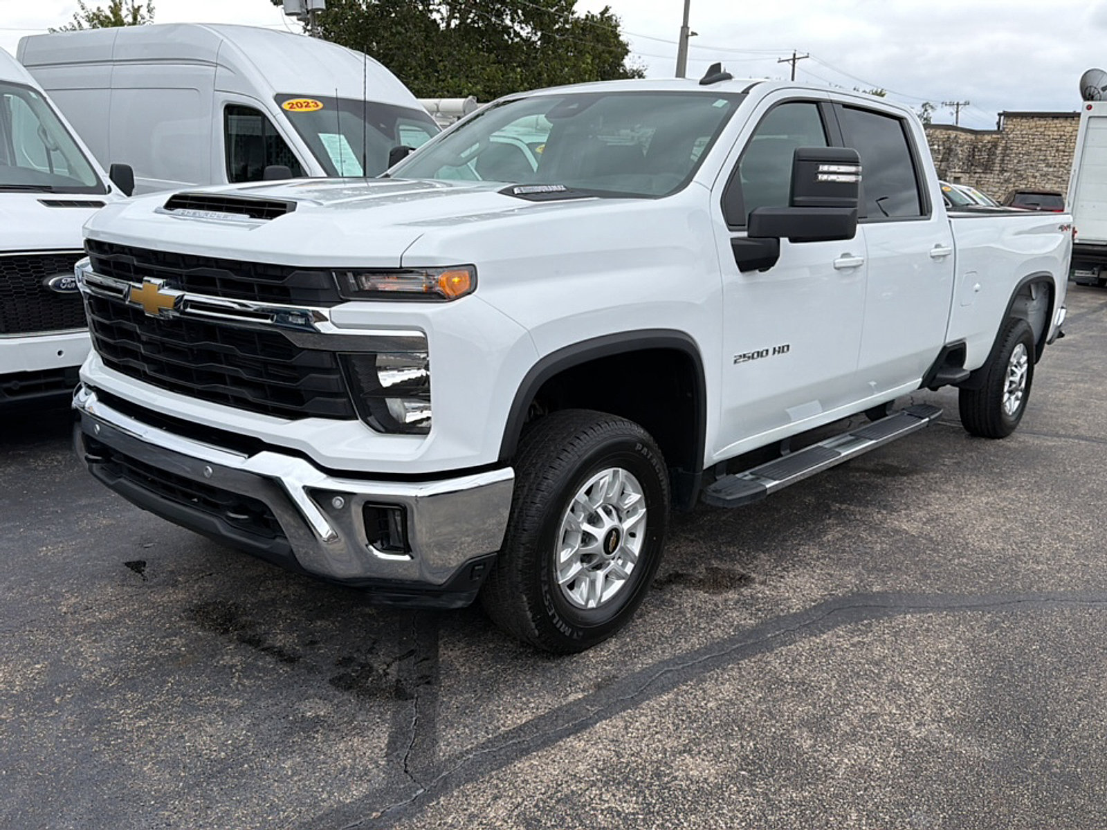 Used 2025 Chevrolet Silverado 2500 LT w/ Safety Package AWD/4WD image 3