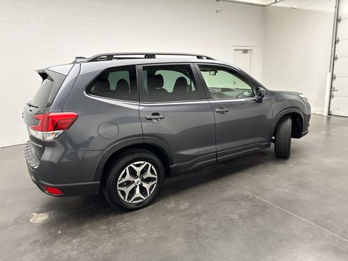 Used 2023 Subaru Forester Premium AWD/4WD image 8