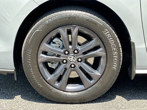 Used 2024 Toyota Sienna XLE Woodland Edition AWD/4WD image 36